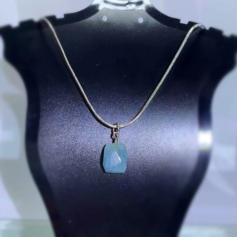Healing Aquamarine Gemstone Necklace! - Picture 2 of 6